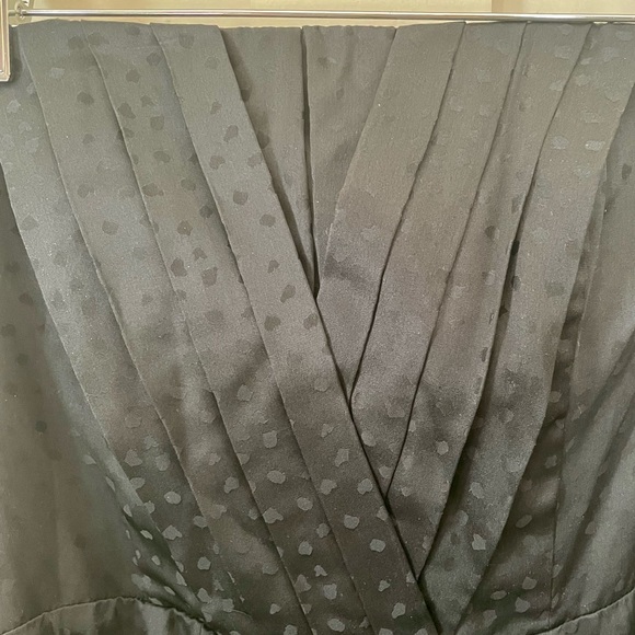 Beautiful Black Silk Strapless Dress by White House Black Market, Size 6 - Picture 3 of 8